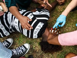 Pria Kulit Hitam Dibunuh Polisi, Warga AS Marah dan Berdemo