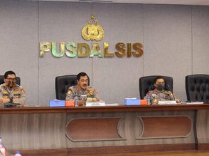Polri Masifkan Sosialisasi dan Edukasi Hadapi New Normal Polri Masifkan Sosialisasi dan Edukasi Hadapi New Normal