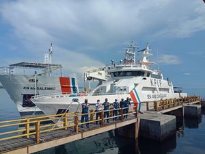 Kapal Reguler Over Kapasitas Saat PSBB, Kemenhub Bantu Angkut Penumpang Kapal Reguler Over Kapasitas Saat PSBB, Kemenhub Bantu Angkut Penumpang