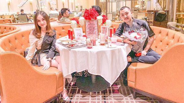 Kulineran Elina Joerg, Aktris yang Dapat THR Mobil dari Pacarnya