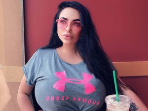 Sempat Minder karena Payudara 34KK, Anasthasia Kini PD Jadi Model Lingerie