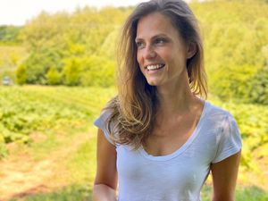 Foto: Mengintip Kehidupan Glamour Model Sebelum Jadi Tukang Petik Sayur