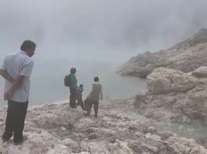 Kata Pakar Geologi ITS soal Fenomena Mirip Tsunami di Kawah Ijen