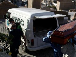 Brasil Catat 26.000 Kasus Corona Sehari, Ratusan Penumpang Telantar di Bandara