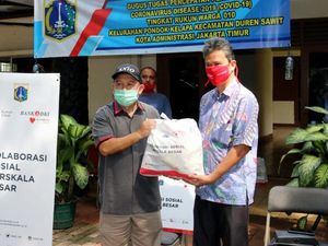 Bantuan Paket Sembako untuk Warga Terdampak COVID-19