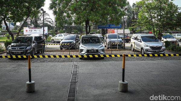 Bukan Cuma Manusia, Mobil Juga Kudu Jarak Jarak