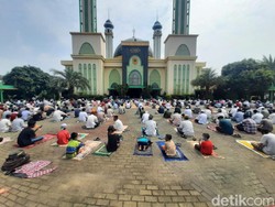 Mulai Dibukanya Tempat Ibadah untuk Salat Jumat di Sejumlah Daerah