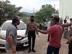 Ortu di Mamuju Ngamuk, Minta Anaknya yang Positif Corona Pulang dari RS