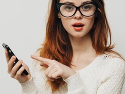 Awas! Sinar Blue Light pada Gadget Bisa Bikin Kulit Kusam