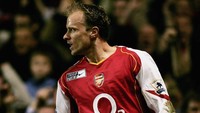 Legenda Arsenal, Dennis Bergkamp punya koleksi 94 assist (Getty Images)