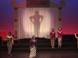 Menata Ulang Pemanggungan Seni