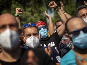 Puluhan Ribu Orang Unjuk Rasa Menuntut Presiden Mali Mundur