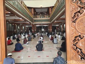 MUI Sebut Salat Jumat 2 Gelombang Tak Sah