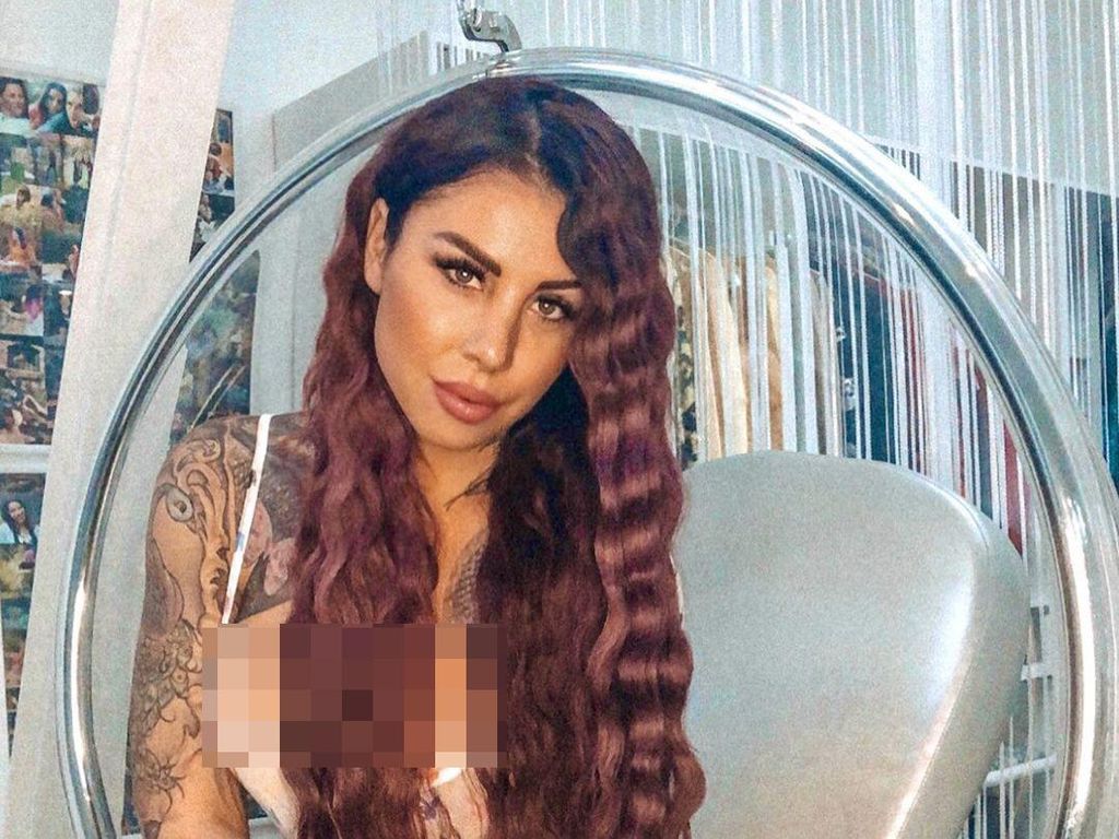 Selebgram Nekat Tato Wajahnya Demi Tampil Seperti Filter di Instagram Selebgram Nekat Tato Wajahnya Demi Tampil Seperti Filter di Instagram