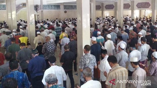 Suasana Shalat Jumat di Masjid Abdurrahman bin Auf di Cibinong Kabupaten Bogor Jawa Barat, Jumat
