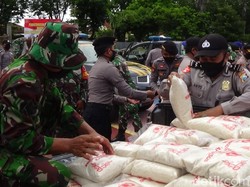 10 Ton Beras Disalurkan ke Warga Sumenep Terdampak COVID-19