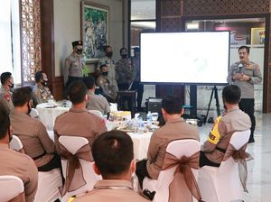 Pantau Penanganan COVID-19, Kabaharkam Kunjungi Polda Jatim