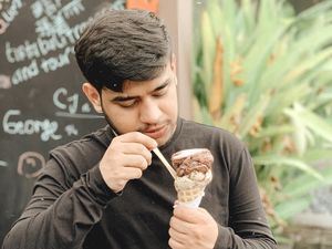 Kulineran Seru Fadil Jaidi yang Suka Bikin Video Kocak Bareng Ayah