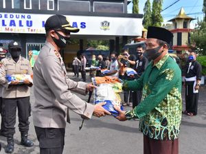10 Ton Beras untuk Terdampak COVID-19 dari Polri Didistribusikan ke Lamongan