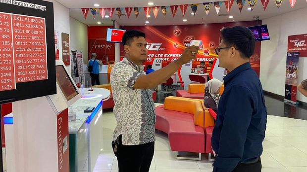 Hadapi new normal, Telkomsel menerapkan protokol kesehatan terbaru dalam melayani pelanggan.