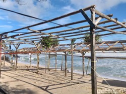 Gelombang Tinggi Hantam Pantai di Gunungkidul, Puluhan Bangunan Rusak