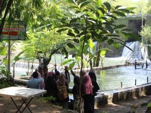 Wisata Asyik ala Pedesaan di Joglo Pari Sewu Wisata Asyik ala Pedesaan di Joglo Pari Sewu