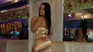 Foto: Model Ini Dijuluki Kim Kardashiannya Kolombia, Hampir Mati karena Corona