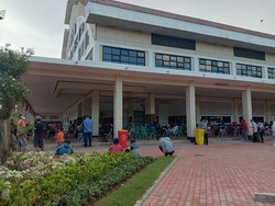 Mobil PCR Beroperasi di Surabaya Swab Ratusan Warga yang Reaktif