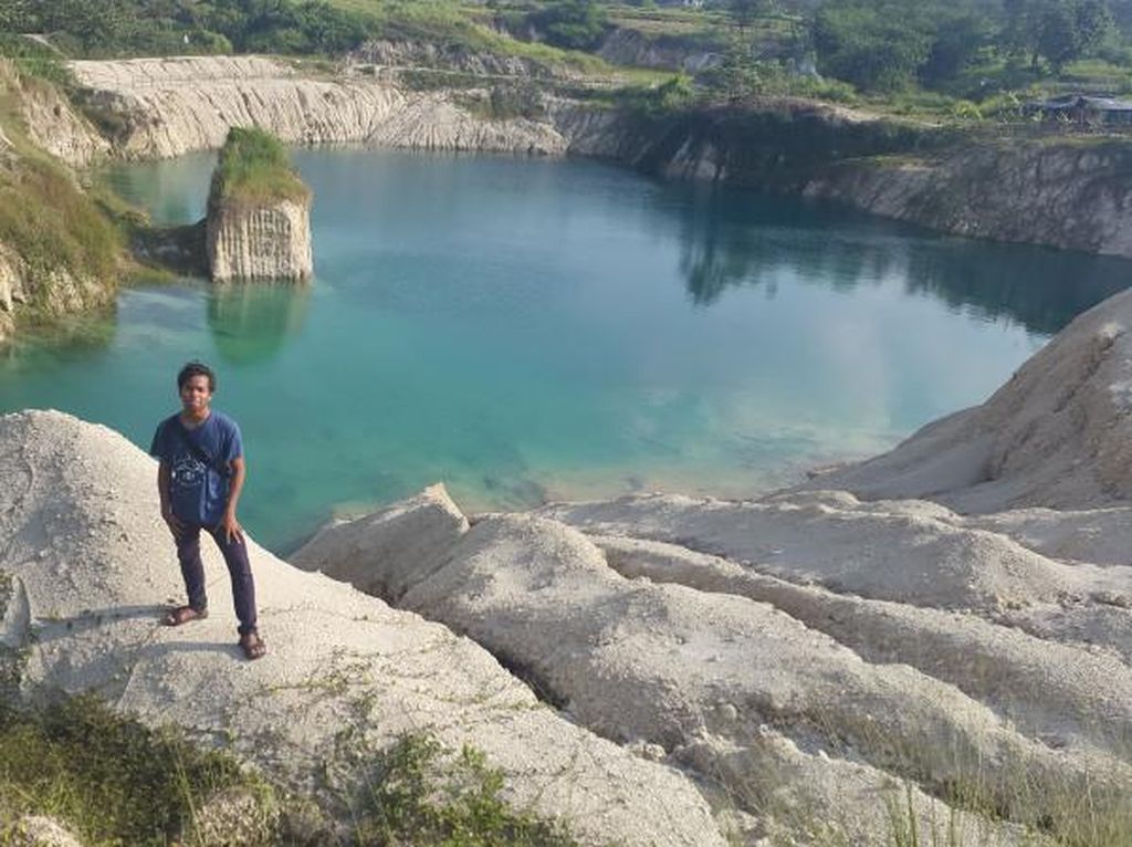 Bukan Belitung, Ini Telaga Biru Cisoka Tangerang Bukan Belitung, Ini Telaga Biru Cisoka Tangerang