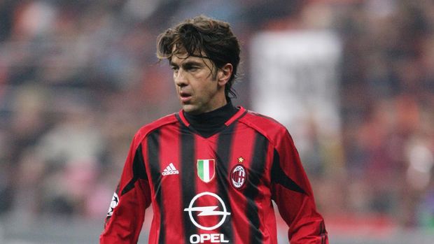 MILAN, ITALY - NOVEMBER 24:  Alessandro Costacurta of Milan in action during the UEFA Champions League Group F match between AC Milan and Shakhtar Donetsk at the San Siro on November 24, 2004 in Milan, Italy.  (Photo by Clive Mason/Getty Images)