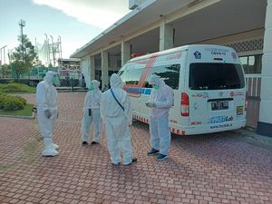 Mobil PCR yang Diminta Risma Sudah Beroperasi di Surabaya Mobil PCR yang Diminta Risma Sudah Beroperasi di Surabaya