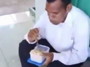 Kisah Yusuf Wonda, Makan Nasi-Tahu Lulus Jadi Prajurit TNI Kisah Yusuf Wonda, Makan Nasi-Tahu Lulus Jadi Prajurit TNI