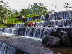Suasana Alam nan Sejuk dan Indah di Grojogan Watu Purbo
