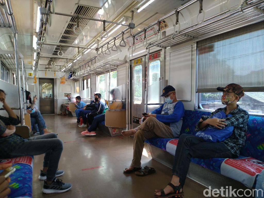 New Normal Akan Diterapkan, Pengamat: Memang Angkutan Umum Sudah Siap? New Normal Akan Diterapkan, Pengamat: Memang Angkutan Umum Sudah Siap?
