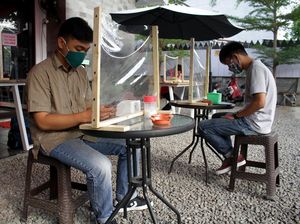 Warkop di Makassar Ini Terapkan Protokol Kesehatan