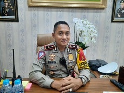 Pemohon SIM di Pasar Segar Depok Antre Sejak Subuh, Polisi: Animonya Tinggi