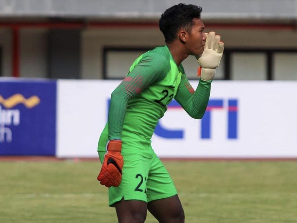Pemain Persija Ini Bicara Persaingan Posisi Kiper di Timnas U-19 Pemain Persija Ini Bicara Persaingan Posisi Kiper di Timnas U-19