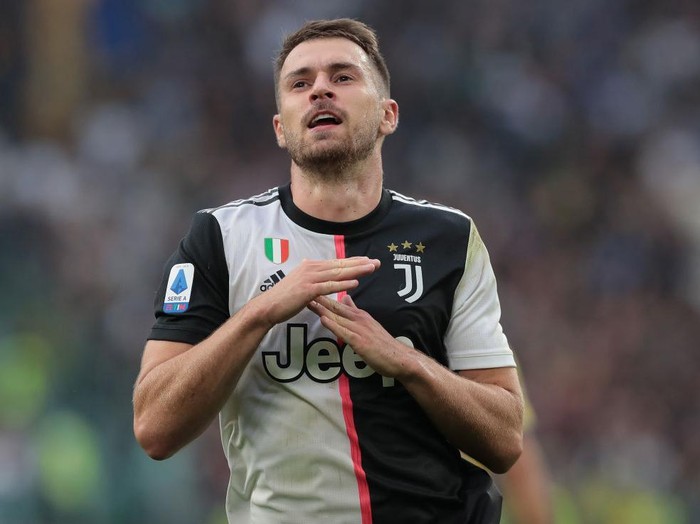 TURIN, ITALY - SEPTEMBER 21:  Aaron Ramsey of Juventus celebrates after scoring the equalizing goal during the Serie A match between Juventus and Hellas Verona at Allianz Stadium on September 21, 2019 in Turin, Italy.  (Photo by Emilio Andreoli/Getty Images)