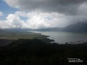 Restoran di Kintamani yang Identik dengan Danau Batur