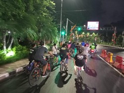 Potret Suasana Malam di Kota Surabaya Saat PSBB Jilid 3