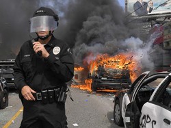 Pembunuhan George Floyd Berujung Rencana Pembubaran Kepolisian