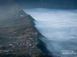 Gunung Bromo Dibuka Jumat, Pendakian Semeru Masih Tutup