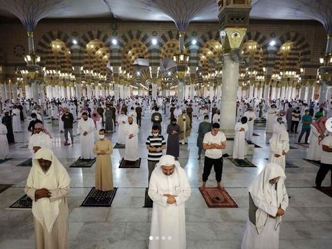 Pemerintah Arab Saudi membuka kembali Masjid Nabawi