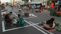 Jaga Jarak di Pasar Tradisional