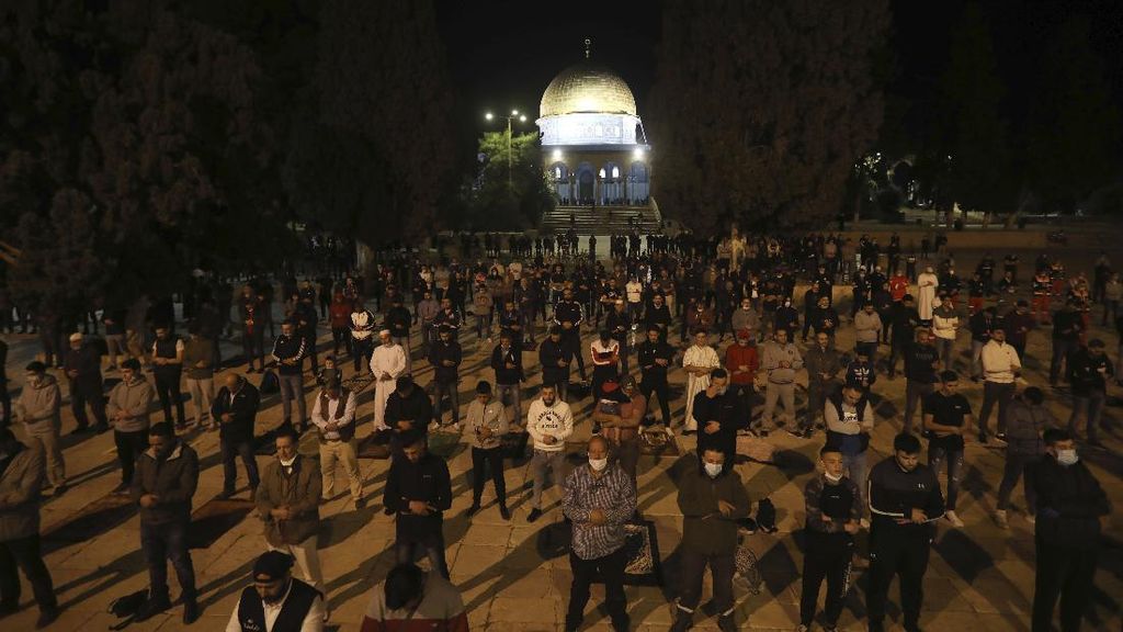 Masjid Al-Aqsa Kembali Dibuka