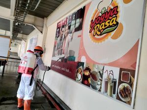 Karyawan Positif Corona, Toserba di Ciamis Disemprot Disinfektan