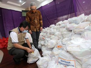 Bantuan Sembako untuk Warga Terdampak COVID-19