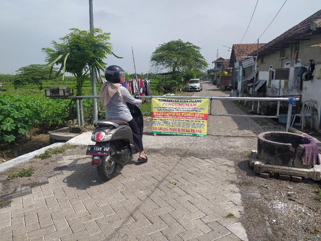 PSBB Sidoarjo Jilid 3 Difokuskan di Tingkat Desa Dikeluhkan Warga PSBB Sidoarjo Jilid 3 Difokuskan di Tingkat Desa Dikeluhkan Warga