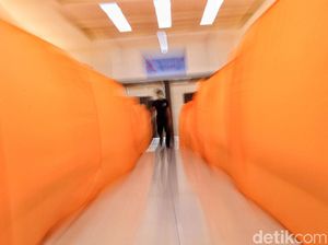 Melihat Bilik COVID-19 di GOR Pademangan