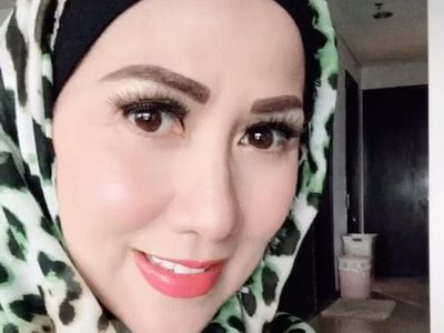 Foto: Deretan Gaya Venna Melinda yang Kini Hijrah Memakai Hijab